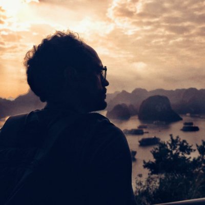 Jorge Iván Sanders-Ortega es autor y cineasta mexicano. Autor de Anatema Yo, una obra de realismo lírico y horror psicológico, y la película Guardado,Hermano.