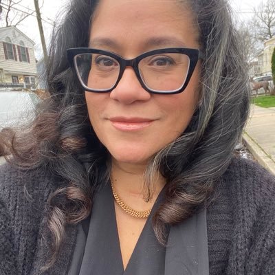#menopausal #mom #foodie #storyteller #intentionallyyou #afrolatina #menopausecoach #womanofsubstance #author #l am Jackie Meléndez