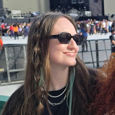 people pleaser patológica e fangirl profissional | she/her