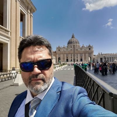 Eduardo Lliteras Sentíes periodista,vaticanista,giornalista,director https://t.co/EzUel50zl7 RT ≠ endorsement
