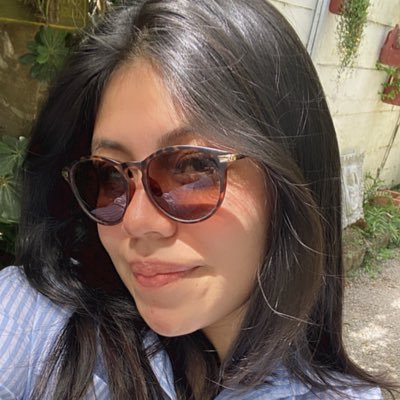 johanagdl_'s profile picture. A veces vibrando alto, otras solo brillando ✨