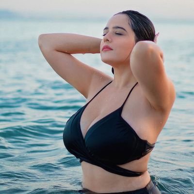 Fitness Coach.
l wish you will happy, I wish you will love.
No š« DM,
DM= Block