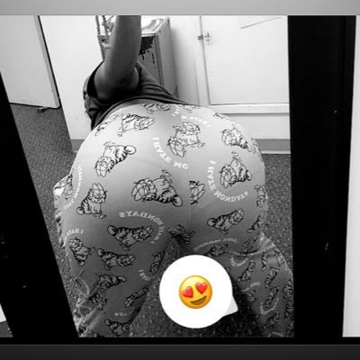 19 Bi 👩🏽❤️💋👩🏾 😚 Paid everything ain’t nun here 🆓 $15 dm fee $10 to get accepted in here my cashapp:$Taytay5653 NO $10 you stay in the request 🙅🏽♀️