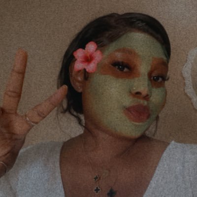 Blessinggg2025's profile picture. On God