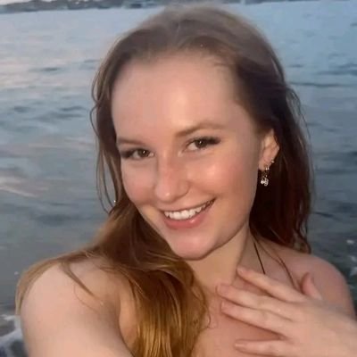 Sasha Monroe | Licensed Massage Therapist
Healing through touch & intention ✨
Relax. Recharge. Reconnect. 💆♀️
Creating calm one session at a time 🌿