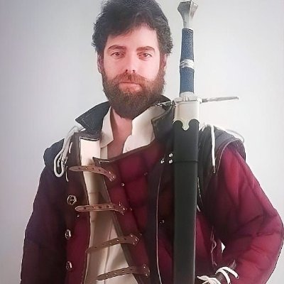 Entre montañas heladas y bosques sin nombre, reyes caen, leyendas nacen y la muerte acecha sin rostro.