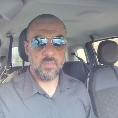 Politico e Polemico dalla Nascita,Anti UE,Nato,e tutto ciò che lecca il culo agli Usa.