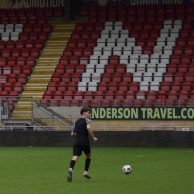 Orient season ticket holder - Worlds best person. Humble Af - 46/92 🏟️