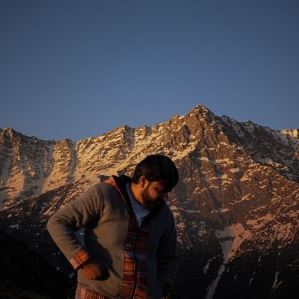 10Cenjoyer's profile picture. I shoot people 🔫
with a camera 📸 

Get your favourite postcard 👇🏻