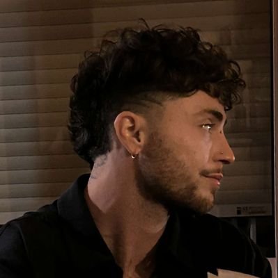 24ans🏳️⚧️FTM Créateur de contenu 🔞 France 🇫🇷 Tous mes liens réseaux - https://t.co/bd3RkOpNAM