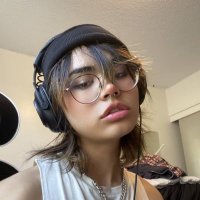 Emily (@emily978864172) 's Twitter Profile
