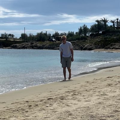 zurunaprawde's profile picture. Dzień dobry