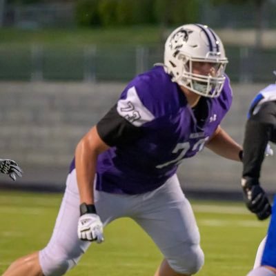 2027| OT|Ht. 6'5| Wt. 300| @BVNW_football (KS) ✉️avray03@gmail.com 📱913-999-4073
