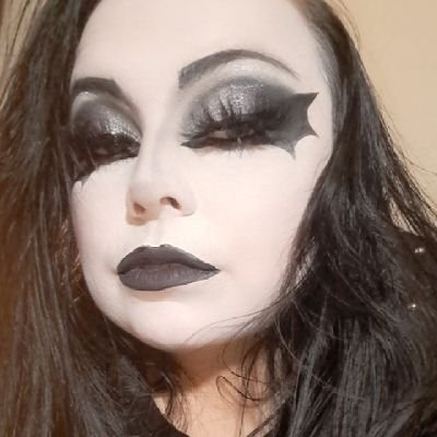 🇲🇽Latina🇲🇽 Goth ATINY🫰🏼🖤Satoru Gojo's wifey🖤Weeb trash🖤A Texas Asshole🖤
she/they🖤 Mom of 4🖤