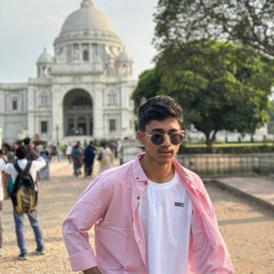 _rejaulxxz's profile picture. just a small town boy wth big city dreams📈