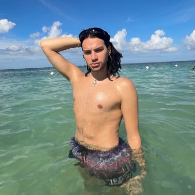 Somewhere between delulu and doing just fine 🫣🥰