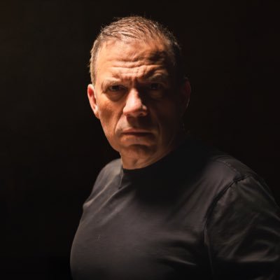 Empresario Colombiano 🇨🇴 ROMPER EL SISTEMA ⚒️