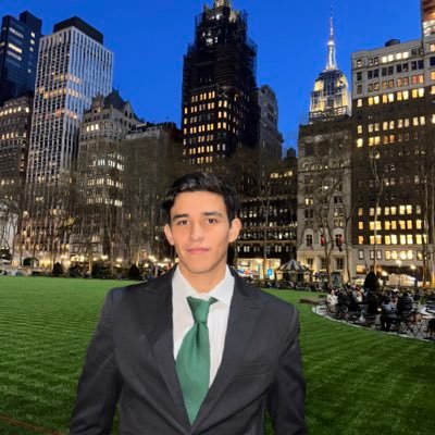 benjavascnez11's profile picture. Hincha de los Lakers, del nacho y del united. Fanático del más grande de todos los tiempos. Duermo mal por Lebron.