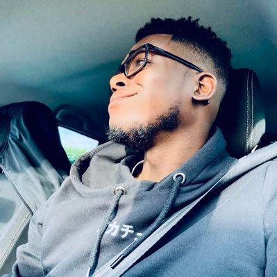 karlmelo24's profile picture. Qu’ils continuent à dire c’est de la chance, ils auront qu’à faire la queue pour souffrir 🤍 #HalaMadrid #TeamKompa