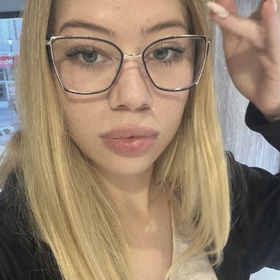 Illinois brings the city lights but Im the one that’ll keep you up all night. DM me if ur craving chaos, chemistry and feeling FREE with no regrets 🔥👇