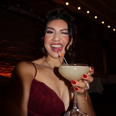 molliecarolinne's profile picture. addicted to coffee & content 📸☕️ @TPPcontent | i play @playapex sometimes