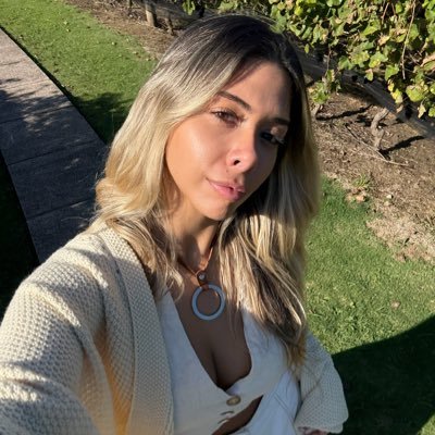 ValenLarrosa0's profile picture. helado de menta💚