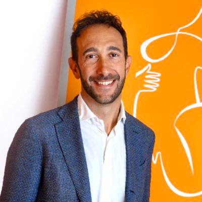 Psicologo e psicoterapeuta: è un buon punto di vista sul mondo, sulla vita, ha a che fare con film, romanzi, con i viaggi e un po’ anche con la psicologia