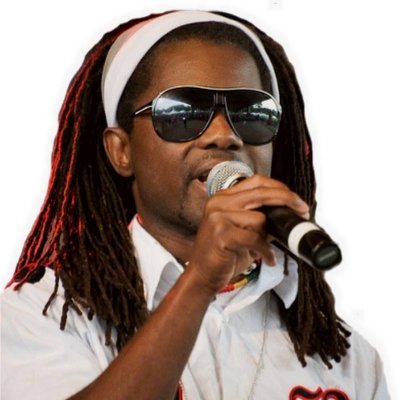 Abass Ewig ist ein Reggae-Künstler. Reggae steht für Freiheit und Respekt für alle, und diese Botschaft möchte er durch seine Musik allen vermitteln.