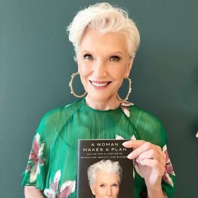 Bestselling International Author of A Woman Makes A Plan _ Doctor of Dietetics (* Supermodel #ItsGreatToBe76 Manager: anna@mayemusk.com