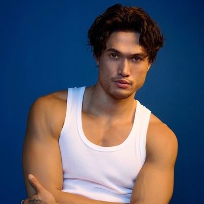 Hey Andrews, you look like my nuts after football practise.
Captain of the Bulldogs.
{RP-MC-MS}
#Riverdale #Ravaged (Parody account)