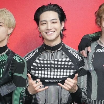 When you have 7 baes and you go down to the club just to show off that you Got7
I love a flour boy 🥟
Saw Jaebeom, Jackson, Bambam, Mark and Yugyeom (5/7)💚