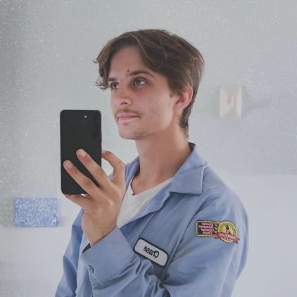 25. Humanitarian👶🏻. Spiritual Advisor.🗿 Writer🖊. Instagram: Chawse_ay📸
HVAC Apprentice🧰 Electricians Apprentice🔌Mig Welder🧑🏻🏭 Solderer.