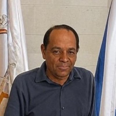 משפיען בתחום החרא, ציוציי תמיד סאטיריים אין בהם גרם של אמת או כוונה לפגוע. אוהב אבטיחים אלחמדולילה