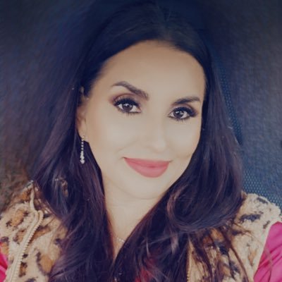🔥 Closet curator. Fashion enthusiast. Vibe spreader. 🔥 Selling new & gently used women’s fashion on Poshmark | Empowering you to look great & feel even better