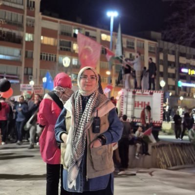 aaaysecim's profile picture. Biz ancak kendi kalbimize yeniliriz.