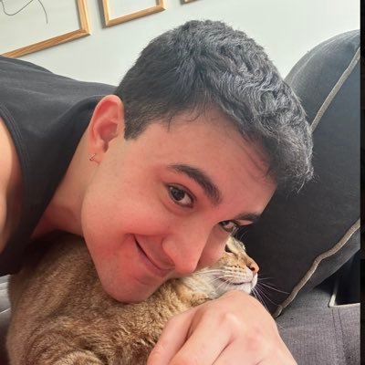 FrancoAmorosom's profile picture. No está sucio está manchado