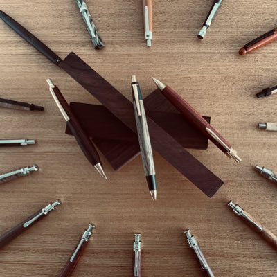 文房具好きの学生です!特に杢軸ペン(ローズウッド)が好みです! またヴィンテージペンもコレクション中です!