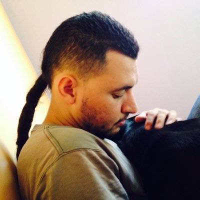 Comunicador/ Investigador transdisciplinar/ Consultor en planeación, gestión y sistematización de proyecto y narrativas sociales/ Hablare de Yo y de Mi.
