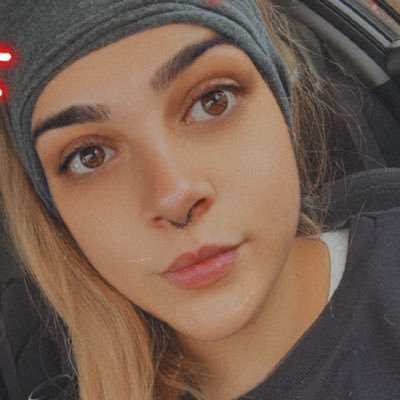 FPS Gamer | @Twitch Affiliate | @Ubisoft Partner | M̶i̶x̶e̶r̶ Partner | @ADVANCEDgg Discord & Youtube @MoxieLuu | Business Email: MoxieLuu@outlook.com