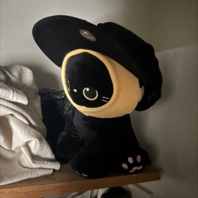 izekvv's profile picture. Media Creator