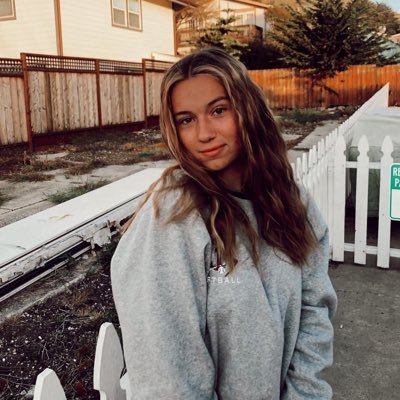 •Taylor stan for 9 years and counting •waiting for my turn to say thank you to Taylor in person •she/her