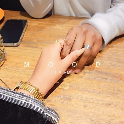 الأشياء الجميلة بداخلنا وليست فِي الأحداث فعندما نمتلك عينًا جميلة سنرى كل شيء جميل، وعندما نمتلك نفسًا راضية سنرضى ولو بالقليل.....