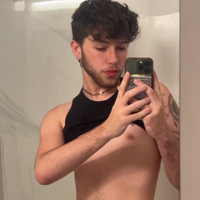18+ ⦿ he/him ⦿ Verse Top ⦿ Miami people HMU ⦿ Let’s be Friends so we can makeout 🔞