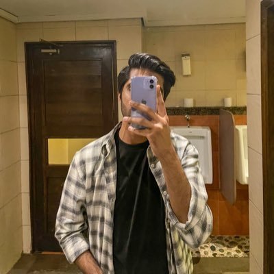 nomilistic's profile picture. 