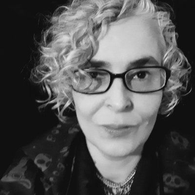 AmeeBroumand's profile picture. Poet, Daydreamer