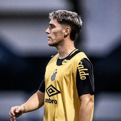 Hincha del Club Estudiantes de La Plata🇦🇹🇦🇷🦁.
Seguidor de Benjamín Rollheiser🪄 y el Santos🐳.
Acá se bancan a los pibes.