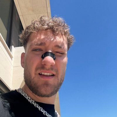 itsemilucho's profile picture. 