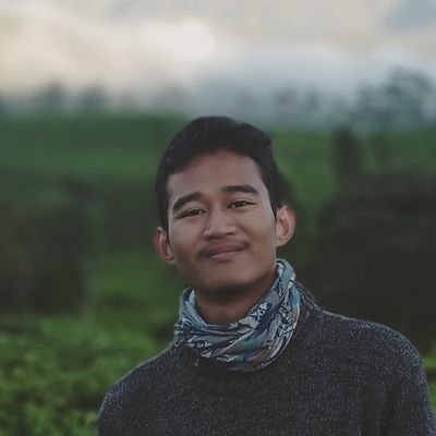 topankurniawan_'s profile picture. It’s too loud out there, I'm staying out of sight.