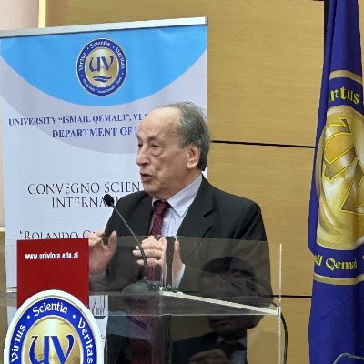 Professore di Diritto internazionale e dell'Unione europea nelle Università. Avvocato del Foro di Roma
