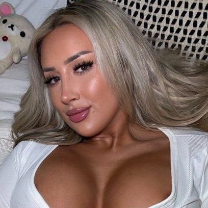 This is my second official account for meet and greet ❤️ 😍 💖. To all my fans and followers on my official account. Love you all ❤️ 😍 😍